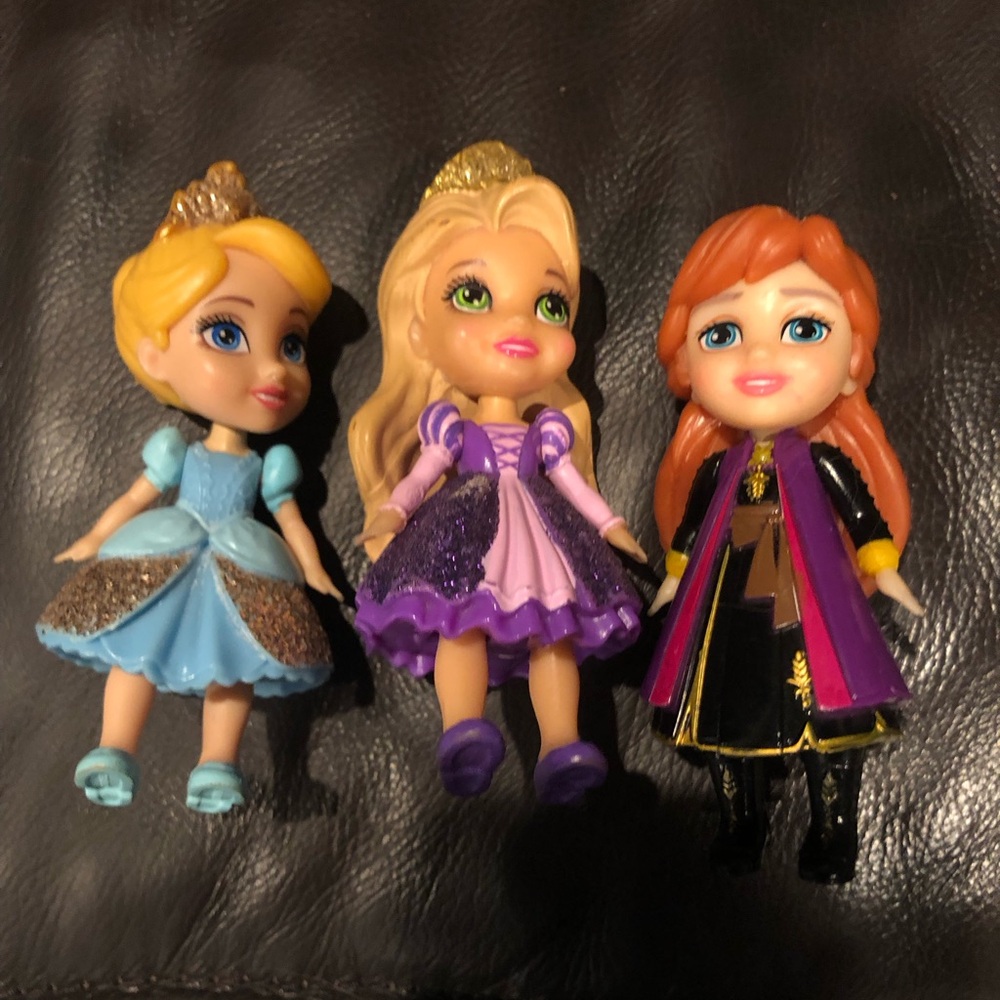Jakks pacific Disney doll figures - Anna, Cinderella, rapunzle